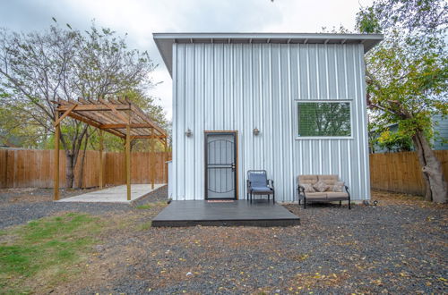 Photo 13 - Guest House with Loft near Downtown