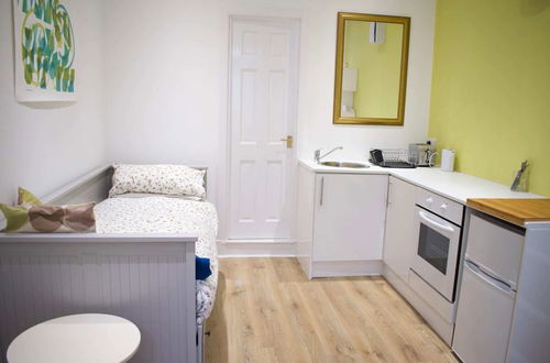 Photo 1 - Bright Comfortable Studio Apt in Leith