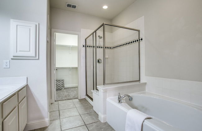 Beautifully furnished TownHome at shops - Photo 20