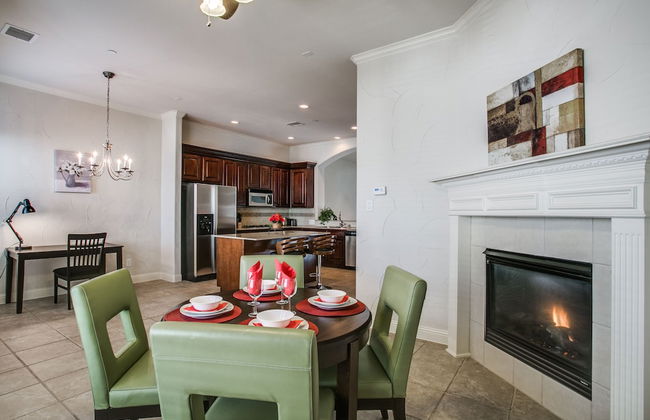 Beautifully furnished TownHome at shops - Photo 6