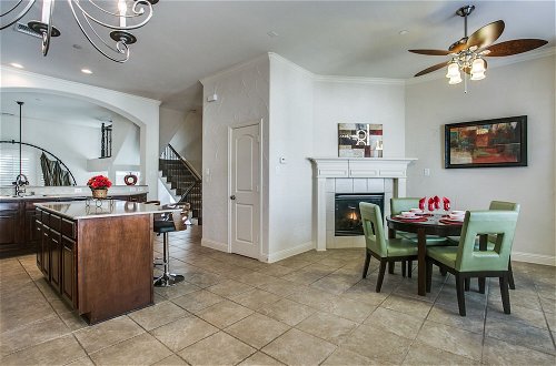 Foto 9 - Beautifully furnished TownHome at shops