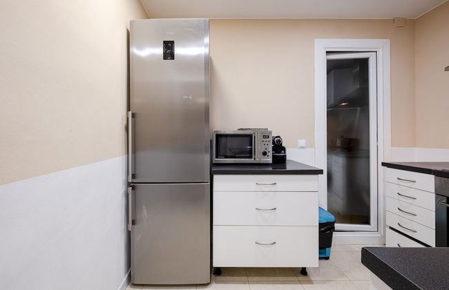 Comfortable 3BR Apartment Close to Placa Espana and Sants Station - Photo 14
