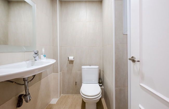 Comfortable 3BR Apartment Close to Placa Espana and Sants Station - Photo 23
