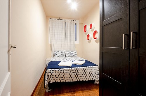 Photo 12 - Comfortable 3BR Apartment Close to Placa Espana and Sants Station