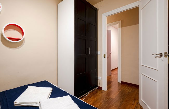 Comfortable 3BR Apartment Close to Placa Espana and Sants Station - Photo 11
