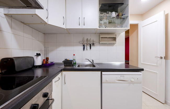 Comfortable 3BR Apartment Close to Placa Espana and Sants Station - Photo 17