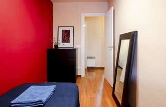 Photo 3 - Comfortable 3BR Apartment Close to Placa Espana and Sants Station