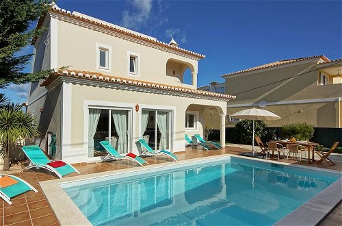 Foto 21 - Elegant Villa in Carvoeiro With Swimming Pool