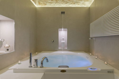 Foto 13 - Prescious Suite 25 with Hot Tub