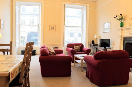 Photo 5 - Traditional Georgian Flat in New Town, Sleeps 5-6