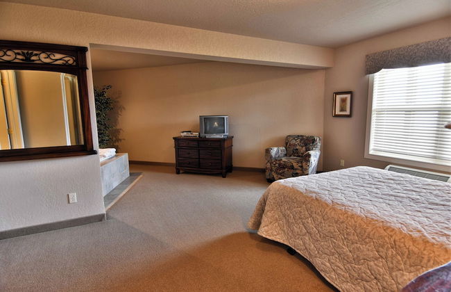 Unit 312 1 BD/ 1 BA Condo - Photo 2