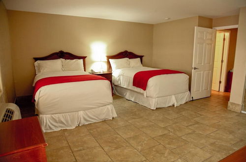 Foto 5 - Lake Grassy Inn & Suites