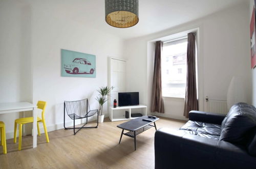 Photo 12 - Modern Apartment in the Heart of Edinburgh