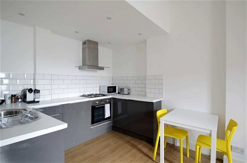Foto 8 - Modern Apartment in the Heart of Edinburgh