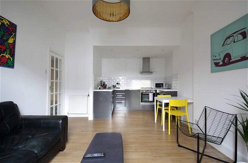 Foto 11 - Modern Apartment in the Heart of Edinburgh