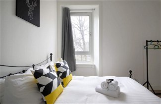 Photo 1 - Modern Apartment in the Heart of Edinburgh