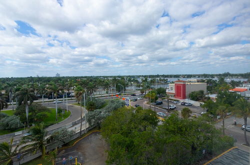 Photo 25 - 679 City View Hollywood Beach