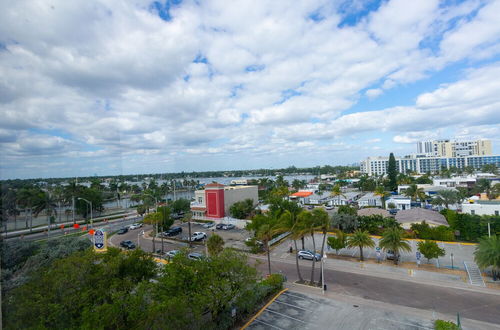 Photo 20 - 679 City View Hollywood Beach