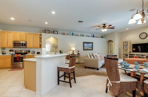 Photo 18 - Fantastically Decorated 4 bed 3 Bath