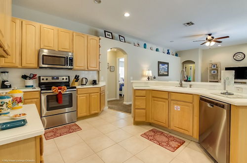 Photo 16 - Fantastically Decorated 4 bed 3 Bath