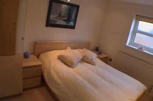 Photo 2 - Earle House Serviced Apartments