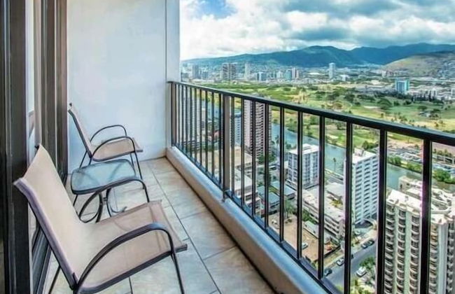 Deluxe Panoramic Mountain View Condo - 37th Floor, Free parking & Wifi by Koko Resort Vacation Rentals - Foto 25
