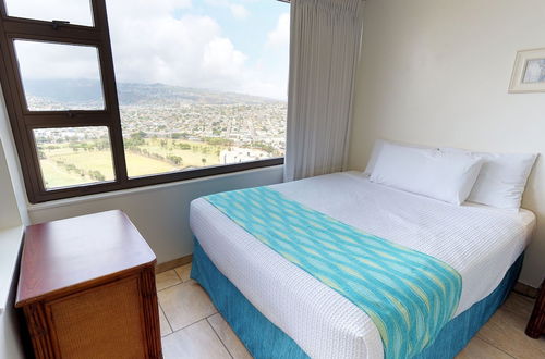 Foto 3 - Deluxe Panoramic Mountain View Condo - 37th Floor, Free parking & Wifi by Koko Resort Vacation Rentals