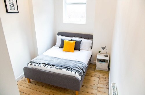 Photo 7 - Spacious Two Bed in Hackney