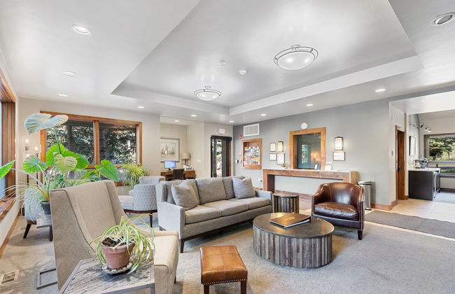 Ridgepoint Townhomes by East West Hospitality - Foto 1