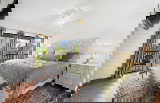 Foto 2 - Beachwalk by Book That Condo