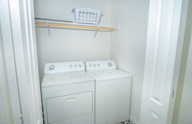 Cozy Remodeled 2br 1ba Near Downtown - Photo 10