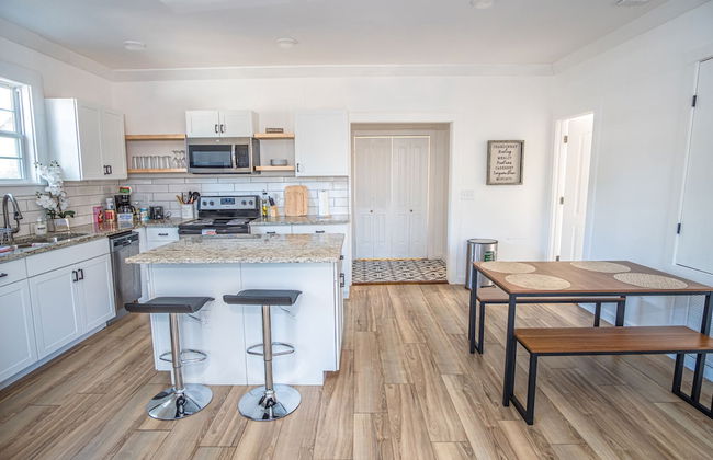 Cozy Remodeled 2br 1ba Near Downtown - Photo 18