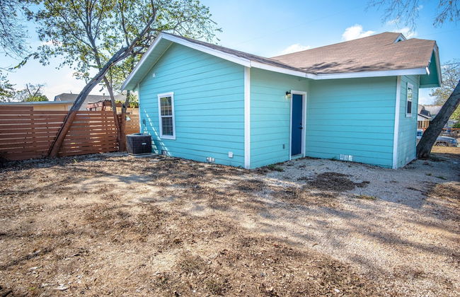 Cozy Remodeled 2br 1ba Near Downtown - Photo 26