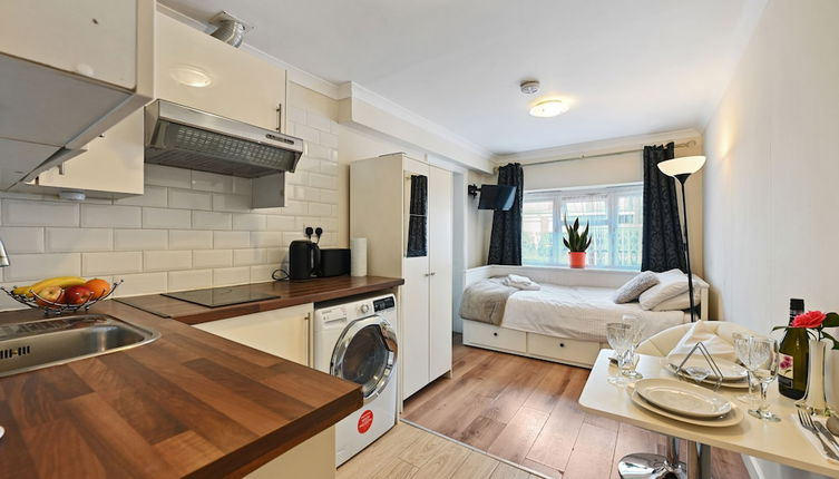 Photo 1 - TH Serviced Apartment London