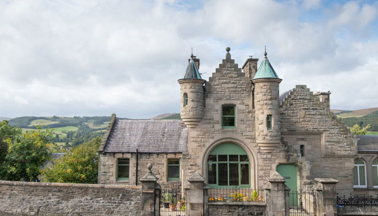 Foto 1 - The Five Turrets: Stay in Scotland in Style in a Historic Four-bed Holiday Home