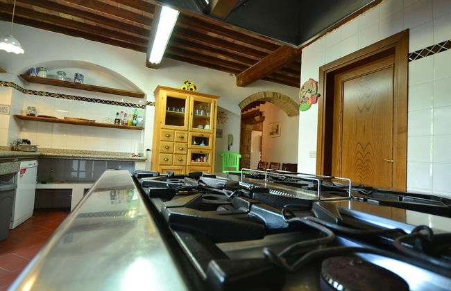 Farmhouse in Pisan Hills With Pool - Photo 12