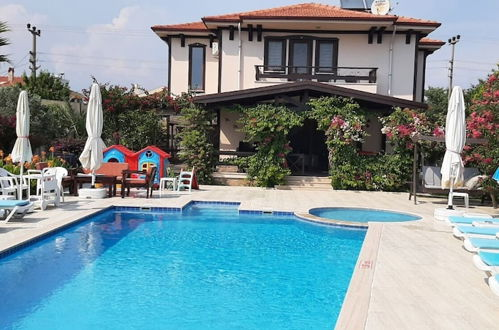 Photo 17 - Beautiful 4-bed Villa Private Pools