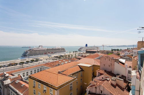 Foto 46 - JOIVY Bright 2BR Apt w/River Views &balcony in Alfama, moments from Santa Apolonia train station