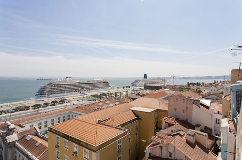 Foto 49 - JOIVY Bright 2BR Apt w/River Views &balcony in Alfama, moments from Santa Apolonia train station