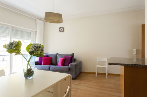 Photo 9 - ALTIDO Bright 2BR Apt w/River Views &balcony in Alfama, moments from Santa Apolonia train station