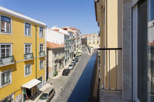 Photo 24 - JOIVY Bright 2BR Apt w/River Views &balcony in Alfama, moments from Santa Apolonia train station