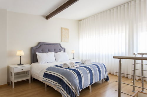 Foto 1 - ALTIDO Bright 2BR Apt w/River Views &balcony in Alfama, moments from Santa Apolonia train station