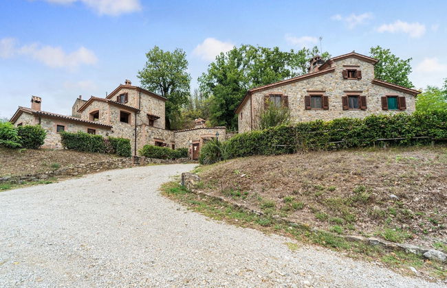 Holiday Home in Ficulle Near Monte Peglia - Foto 1
