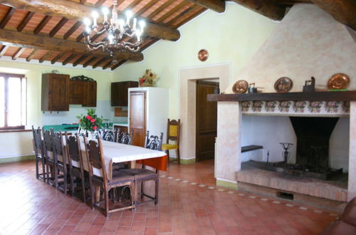Foto 11 - Stunning private villa with private pool, WIFI, TV, pets allowed and parking, close to Montepulc