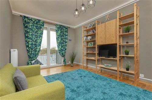 Photo 9 - Turquoise Blue Apartment by Renters