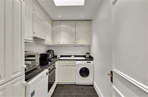 Photo 9 - Beautiful Two Bed Abode Near Chelsea