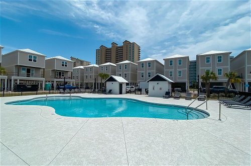 Foto 22 - New Luxury Home, 3bd/4ba w/ Pool & Beach Access