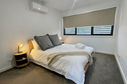 Photo 8 - StayAU Modern 4BR Townhouse Bayswater