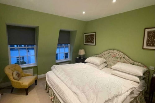 Photo 5 - Expansive 4BD Home- 15 min From Buckingham Palace