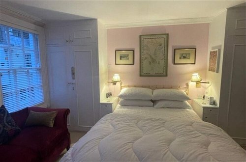 Photo 4 - Expansive 4BD Home- 15 min From Buckingham Palace